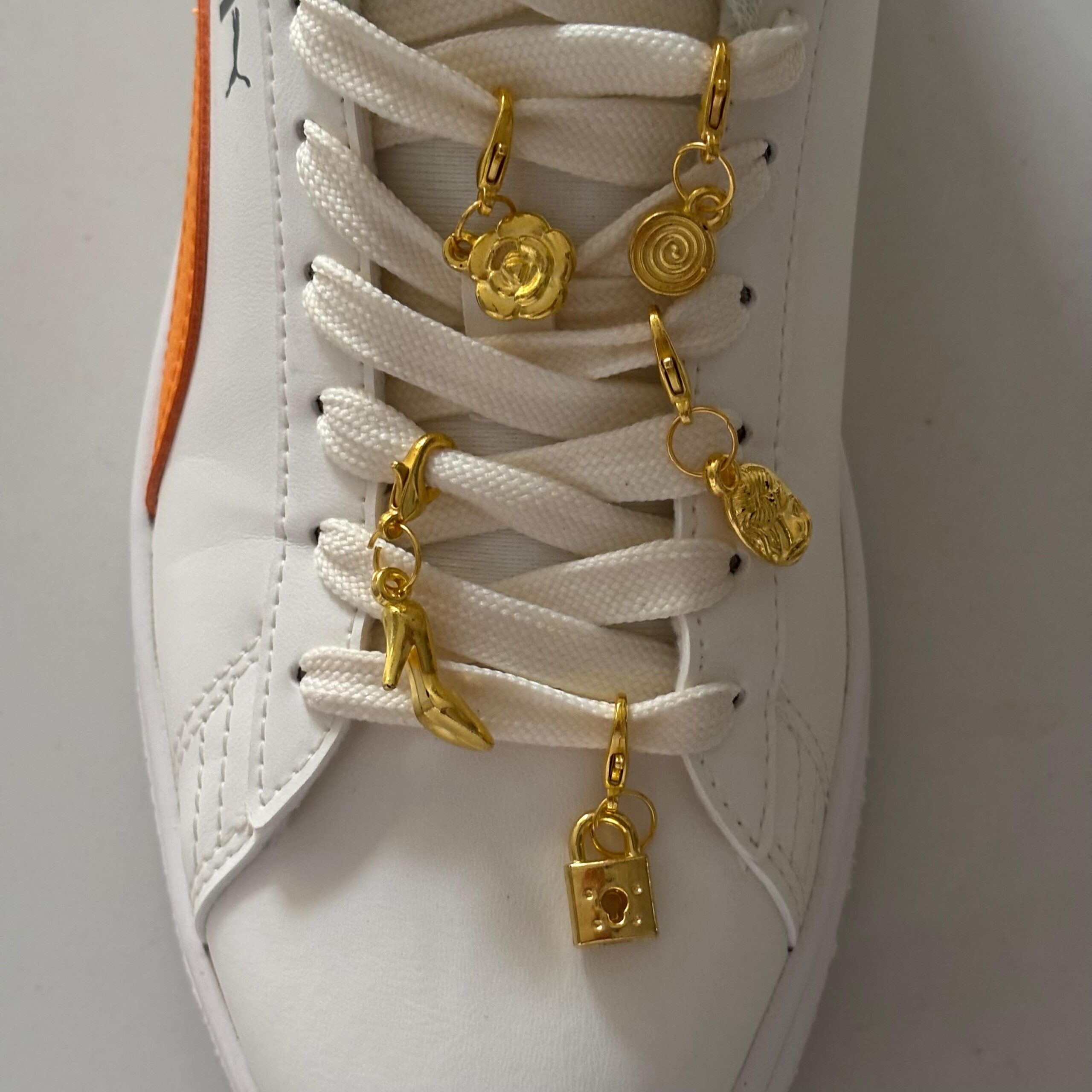 nonchalant golden (pack of 5) shoe charm nonchalant golden (pack of 5) shoe charm