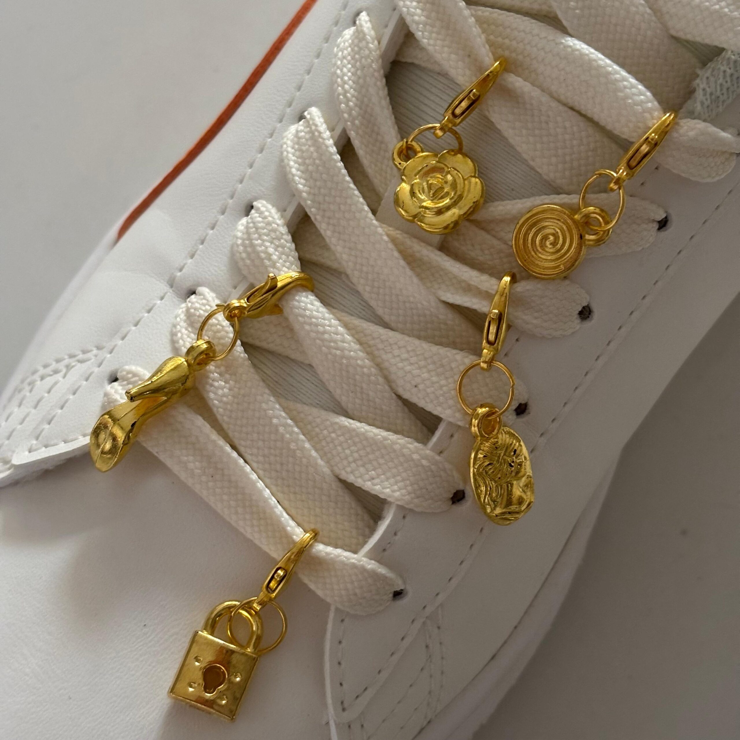 nonchalant golden (pack of 5) shoe charm nonchalant golden (pack of 5) shoe charm